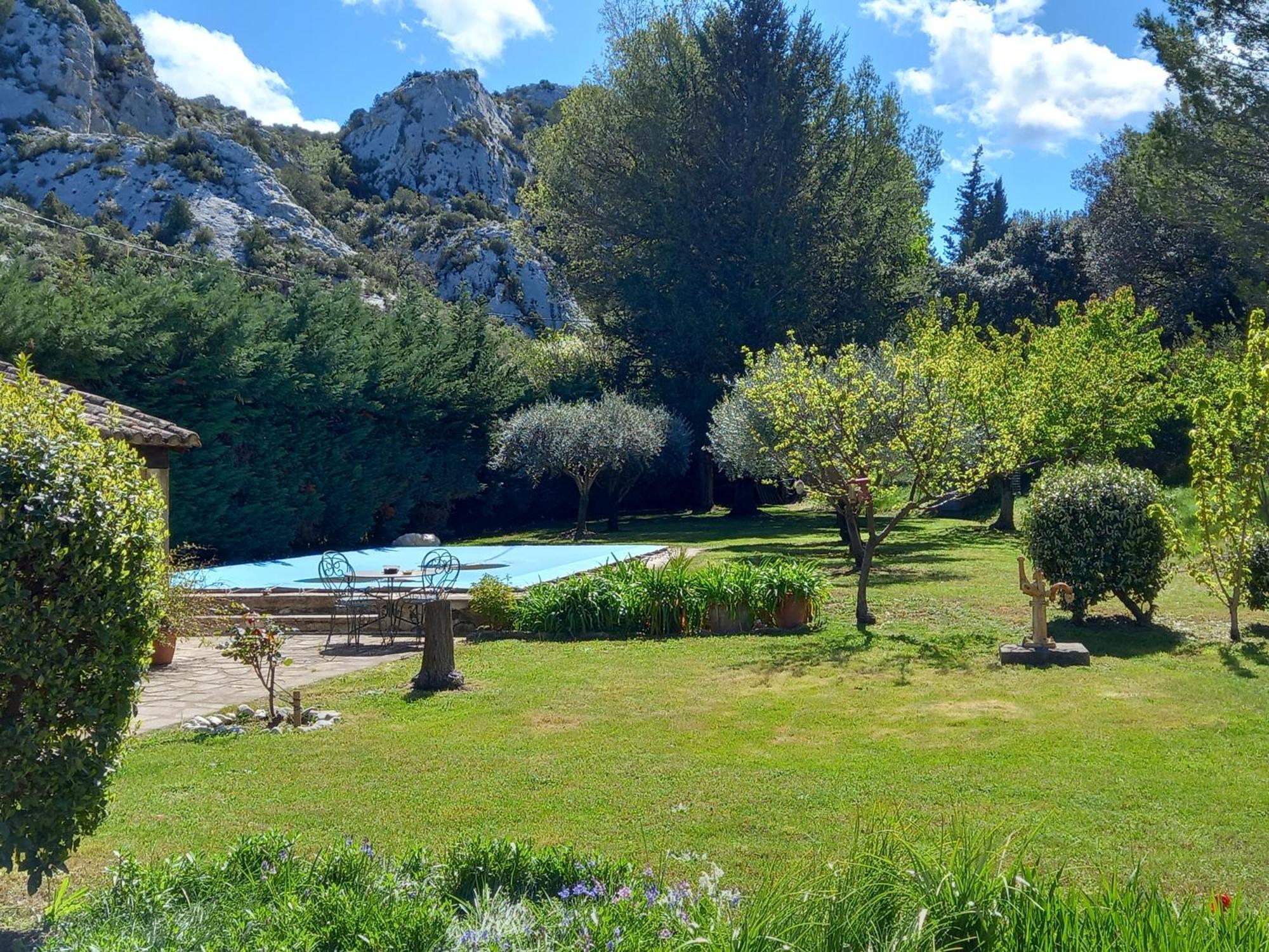 La Roulotte Du Petit Paradis Saint-Rémy-de-Provence Esterno foto