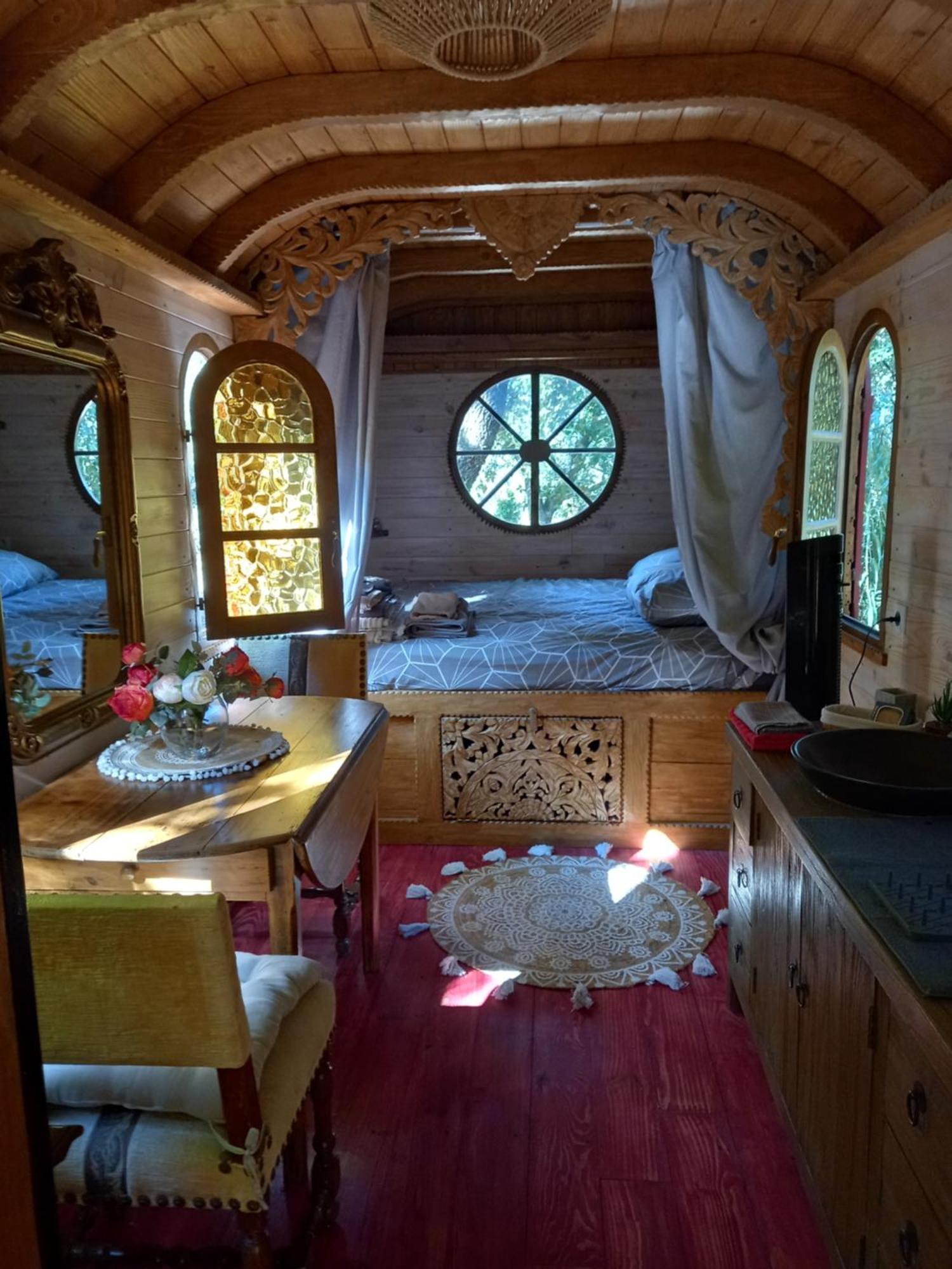 La Roulotte Du Petit Paradis Saint-Rémy-de-Provence Esterno foto