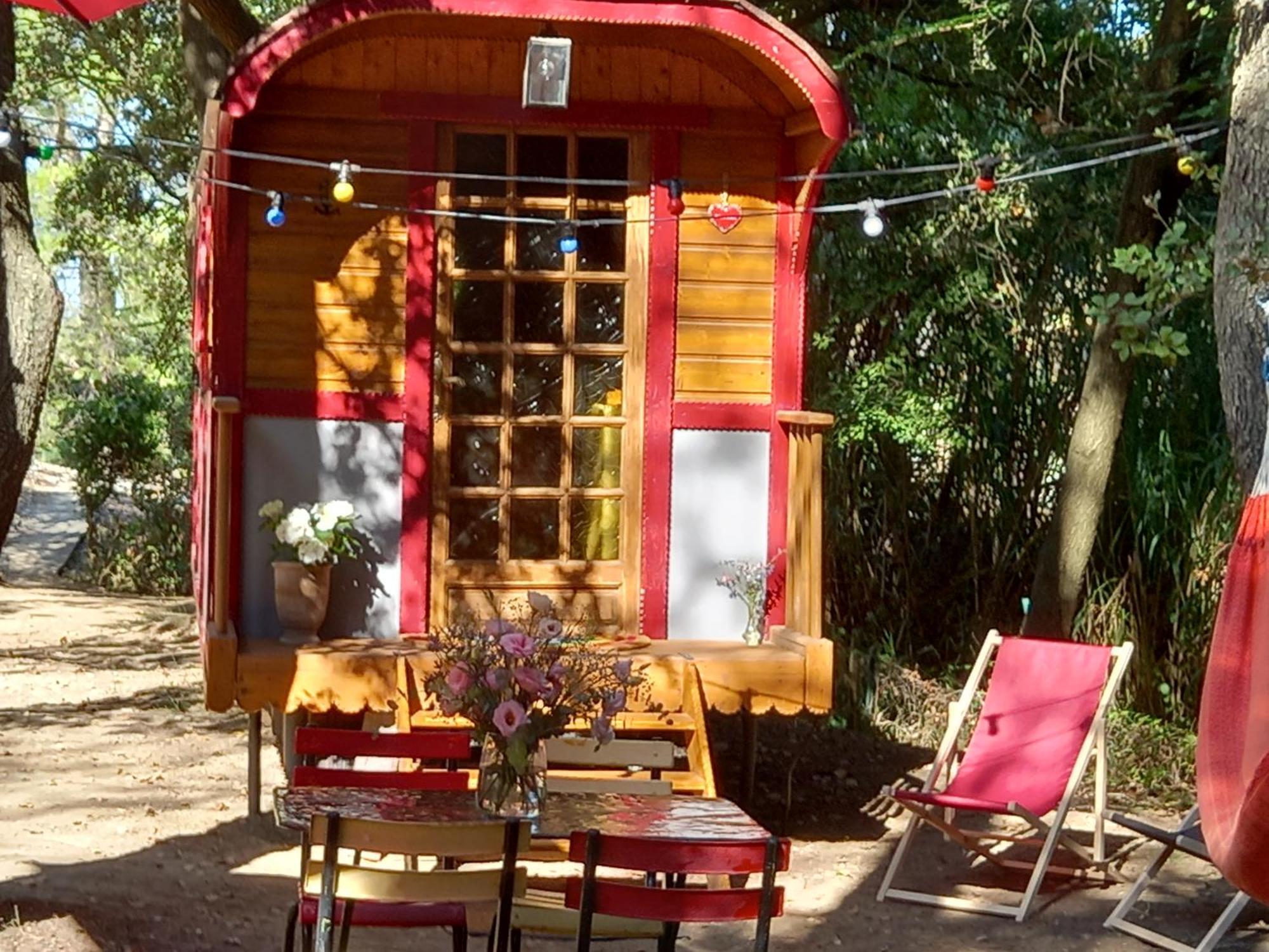 La Roulotte Du Petit Paradis Saint-Rémy-de-Provence Esterno foto